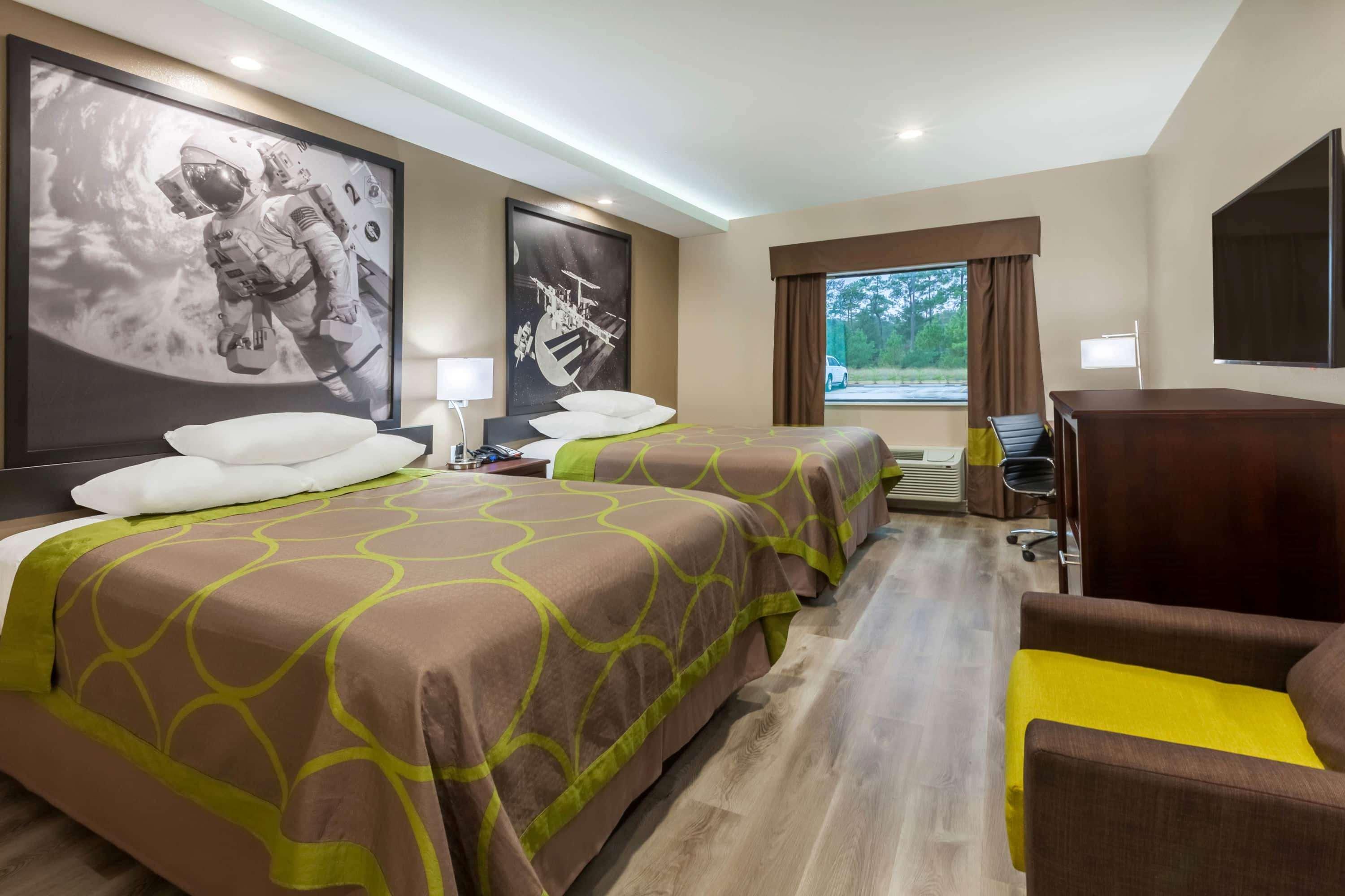 Hotel Super 8 By Wyndham Kingwood Houston North
