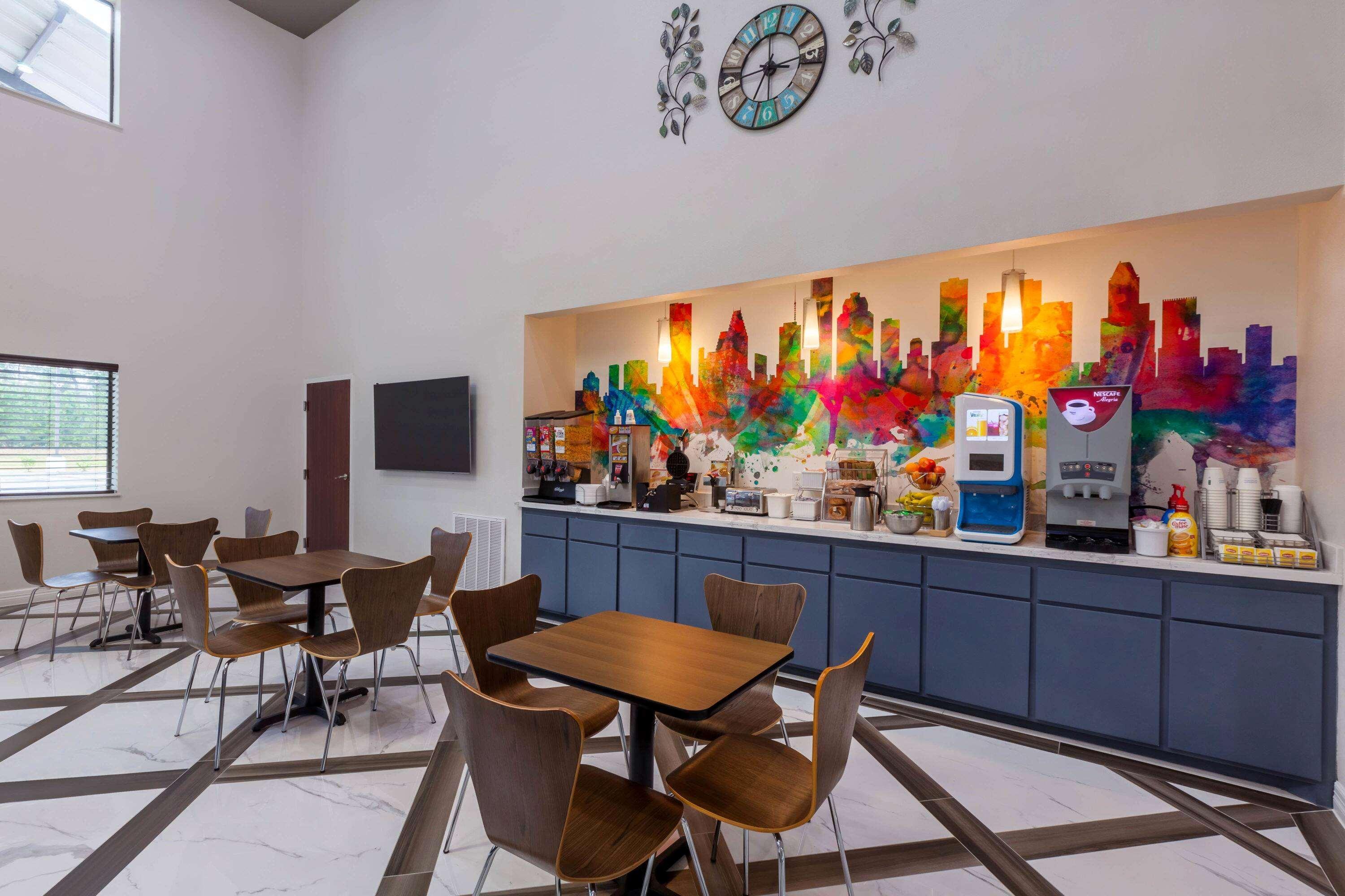 Super 8 By Wyndham Kingwood Houston North 3*