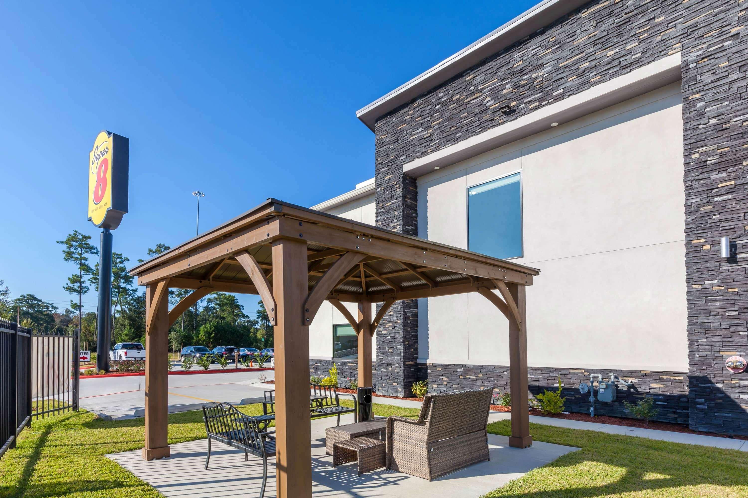 Hotel Super 8 By Wyndham Kingwood Houston North 3*