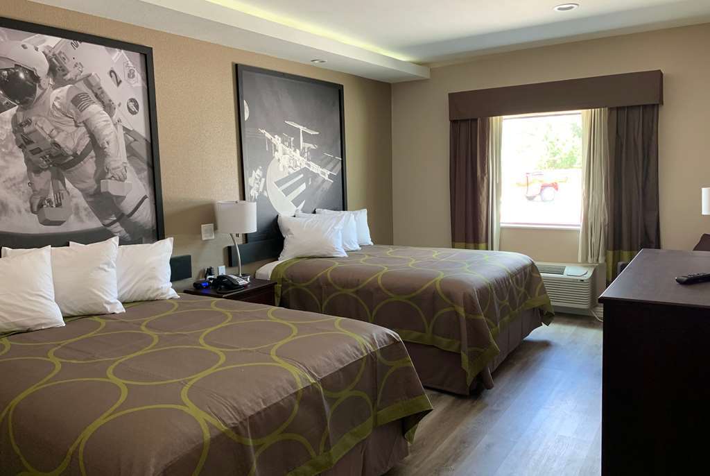 Super 8 By Wyndham Kingwood Houston North Hotel Porter