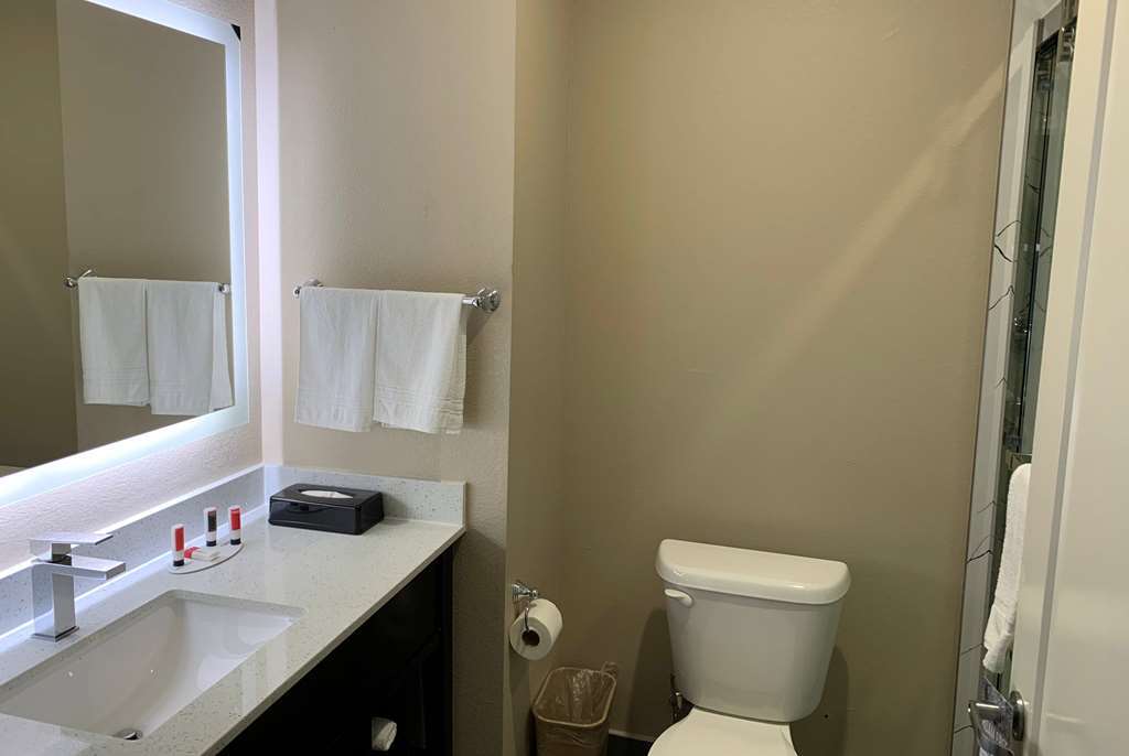 Hotel Super 8 By Wyndham Kingwood Houston North 3*